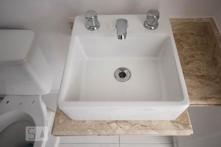 Apartamento à venda com 59m², 2 quartos e 1 vagaDetalhe do Banheiro