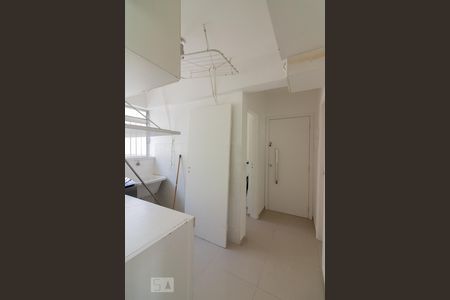 Apartamento à venda com 107m², 3 quartos e 1 vagaÁrea de Serviço