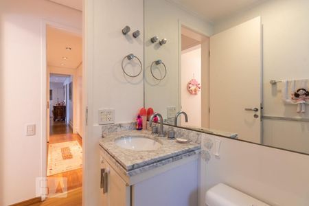 Apartamento para alugar com 128m², 3 quartos e 2 vagas Apartamento para alugar com 128m², 3 quartos e 2 vagasBanheiro Suite 1