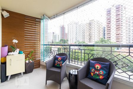 Apartamento para alugar com 128m², 3 quartos e 2 vagas Apartamento para alugar com 128m², 3 quartos e 2 vagasVaranda
