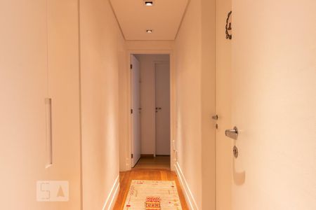 Apartamento para alugar com 128m², 3 quartos e 2 vagas Apartamento para alugar com 128m², 3 quartos e 2 vagasCorredor