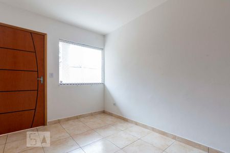 Sala de casa de condomínio para alugar com 2 quartos, 50m² em Itaquera, São Paulo