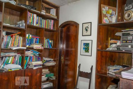 Casa à venda com 436m², 4 quartos e 4 vagasEscritório