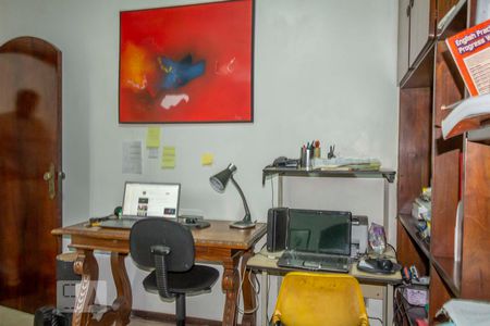 Casa à venda com 436m², 4 quartos e 4 vagasEscritório