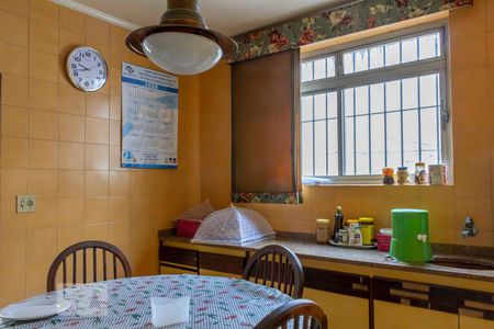 Casa à venda com 436m², 4 quartos e 4 vagasCozinha