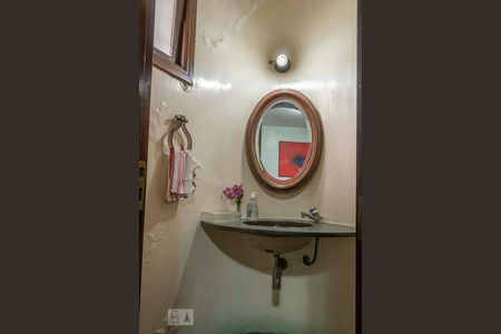 Casa à venda com 436m², 4 quartos e 4 vagasBanheiro 1