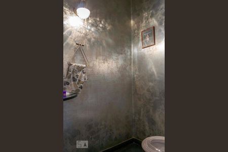 Casa à venda com 436m², 4 quartos e 4 vagasBanheiro 2