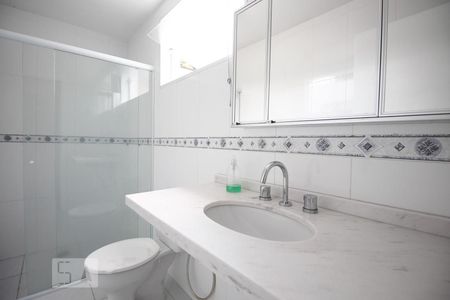 Casa à venda com 133m², 3 quartos e 1 vaga Casa à venda com 133m², 3 quartos e 1 vagaBanheiro