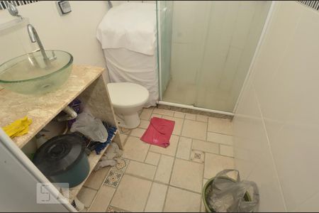 Banheiro de kitnet/studio para alugar com 1 quarto, 28m² em Centro, Rio de Janeiro