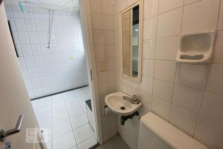 Apartamento para alugar com 92m², 3 quartos e 2 vagasBanheiro de Serviço