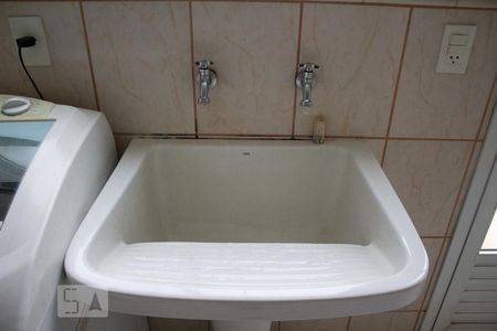 Casa de condomínio à venda com 402m², 4 quartos e 5 vagas