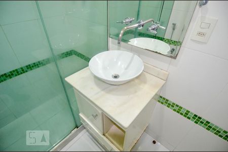 Apartamento à venda com 80m², 2 quartos e sem vaga Apartamento à venda com 80m², 2 quartos e sem vagaBanheiro