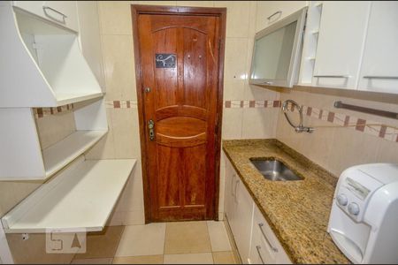 Apartamento à venda com 80m², 2 quartos e sem vaga Apartamento à venda com 80m², 2 quartos e sem vagaCozinha