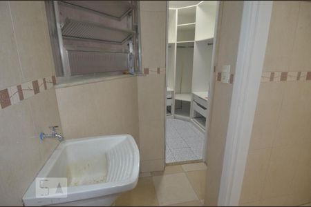 Apartamento à venda com 80m², 2 quartos e sem vaga Apartamento à venda com 80m², 2 quartos e sem vagaÁrea de serviço