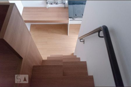Escada de kitnet/studio para alugar com 1 quarto, 12m² em Campos Elíseos, São Paulo