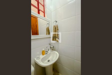 Lavabo de casa para alugar com 2 quartos, 70m² em Vila Bertioga, São Paulo