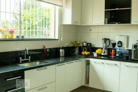 Casa à venda com 190m², 4 quartos e 2 vagasCozinha