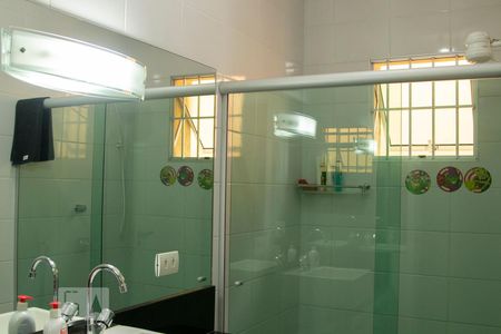 Casa à venda com 190m², 4 quartos e 2 vagasBanheiro