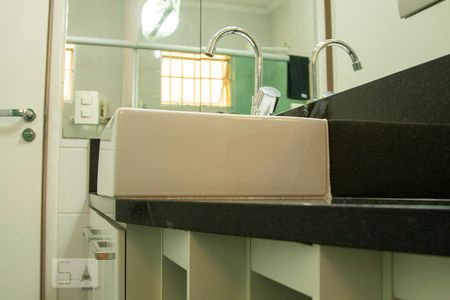 Casa à venda com 190m², 4 quartos e 2 vagasBanheiro