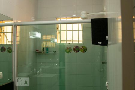 Casa à venda com 190m², 4 quartos e 2 vagasBanheiro