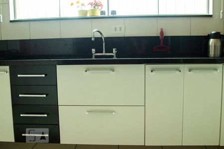 Casa à venda com 190m², 4 quartos e 2 vagasCozinha