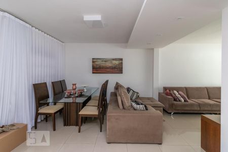 Sala de casa para alugar com 3 quartos, 360m² em Sagrada Família, Belo Horizonte