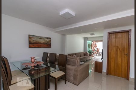 Sala de casa para alugar com 3 quartos, 360m² em Sagrada Família, Belo Horizonte