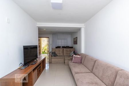 Sala de casa para alugar com 3 quartos, 360m² em Sagrada Família, Belo Horizonte