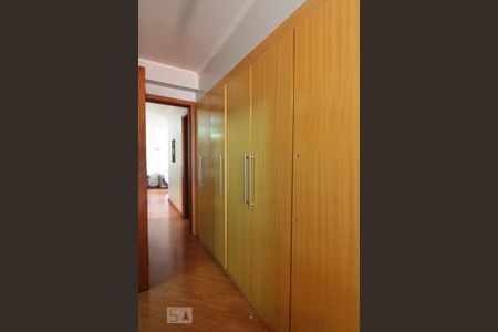 Apartamento à venda com 103m², 3 quartos e 2 vagas Apartamento à venda com 103m², 3 quartos e 2 vagasSuíte