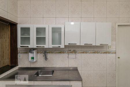 Apartamento para alugar com 180m², 2 quartos e sem vaga Apartamento para alugar com 180m², 2 quartos e sem vagaCozinha - Armários