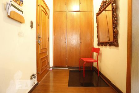 Hall de Entrada de Apartamento com 2 quartos, 98m² Santa Cecília