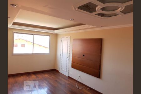 Apartamento para alugar com 65m², 3 quartos e 1 vagaVista da sala com acesso à janela 