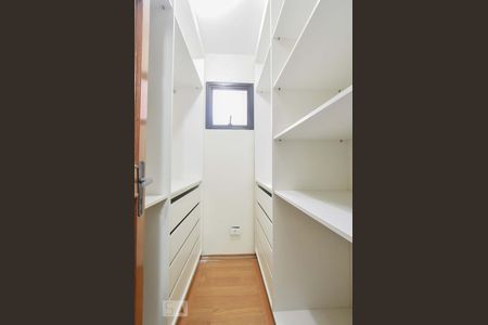 Apartamento para alugar com 79m², 2 quartos e 1 vagaCloset Suíte 01