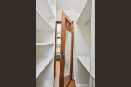 Apartamento para alugar com 79m², 2 quartos e 1 vagaCloset Suíte 01