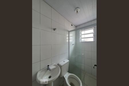 Banheiro de casa para alugar com 1 quarto, 28m² em Bosque da Saúde, São Paulo
