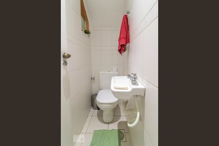 Lavabo de casa de condomínio para alugar com 3 quartos, 94m² em Tanque, Rio de Janeiro