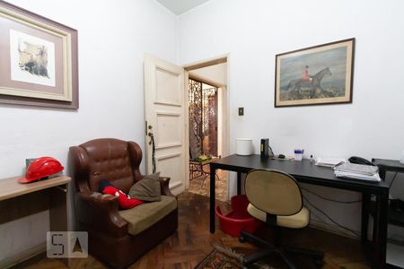 Casa à venda com 460m², 3 quartos e 7 vagasEscritório