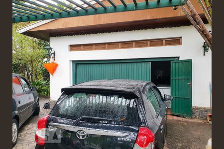 Garagem de casa à venda com 3 quartos, 460m² em Jardim Leonor, São Paulo