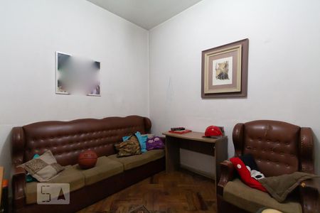 Casa à venda com 460m², 3 quartos e 7 vagasEscritório