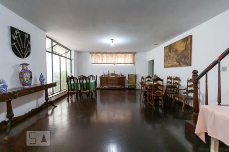 Casa à venda com 460m², 3 quartos e 7 vagasSalão de festas