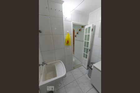 Área de serviço de apartamento para alugar com 2 quartos, 62m² em Jardim Santa Emília, São Paulo