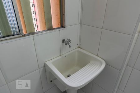 Área de serviço de apartamento para alugar com 2 quartos, 62m² em Jardim Santa Emília, São Paulo