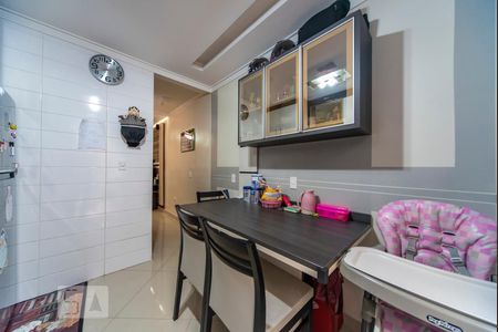 Casa à venda com 96m², 2 quartos e 2 vagasCozinha 