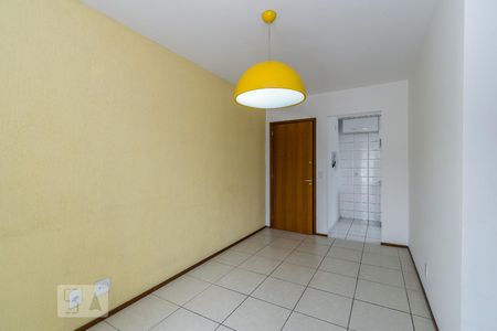 Sala de apartamento para alugar com 2 quartos, 58m² em Irajá, Rio de Janeiro