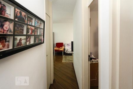 Corredor de apartamento à venda com 3 quartos, 70m² em Sítio Pinheirinho, São Paulo