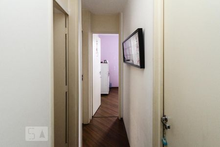 Corredor de apartamento à venda com 3 quartos, 70m² em Sítio Pinheirinho, São Paulo