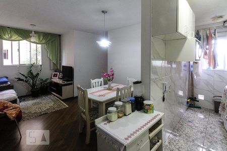 Sala de apartamento à venda com 3 quartos, 70m² em Sítio Pinheirinho, São Paulo