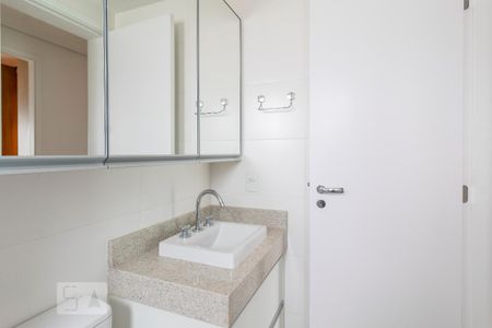 Banheiro Corredor de apartamento para alugar com 2 quartos, 102m² em Pinheiros, São Paulo