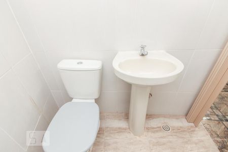 Casa para alugar com 48m², 2 quartos e sem vaga Casa para alugar com 48m², 2 quartos e sem vagaBanheiro