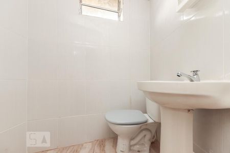 Casa para alugar com 48m², 2 quartos e sem vaga Casa para alugar com 48m², 2 quartos e sem vagaBanheiro